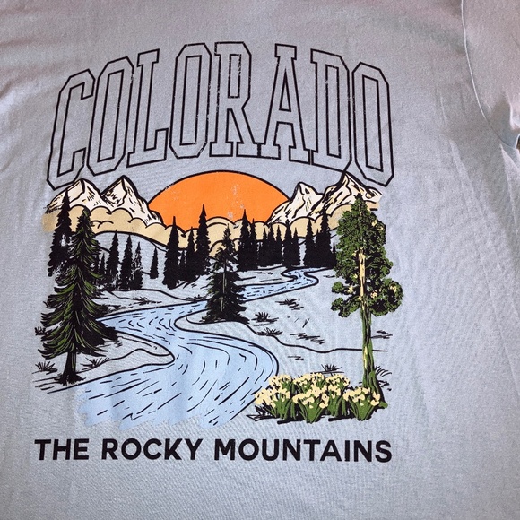 size M, bust up to 40" inches, new condition, Colorado Rocky Mountains ⛰️ shirt - Picture 7 of 8